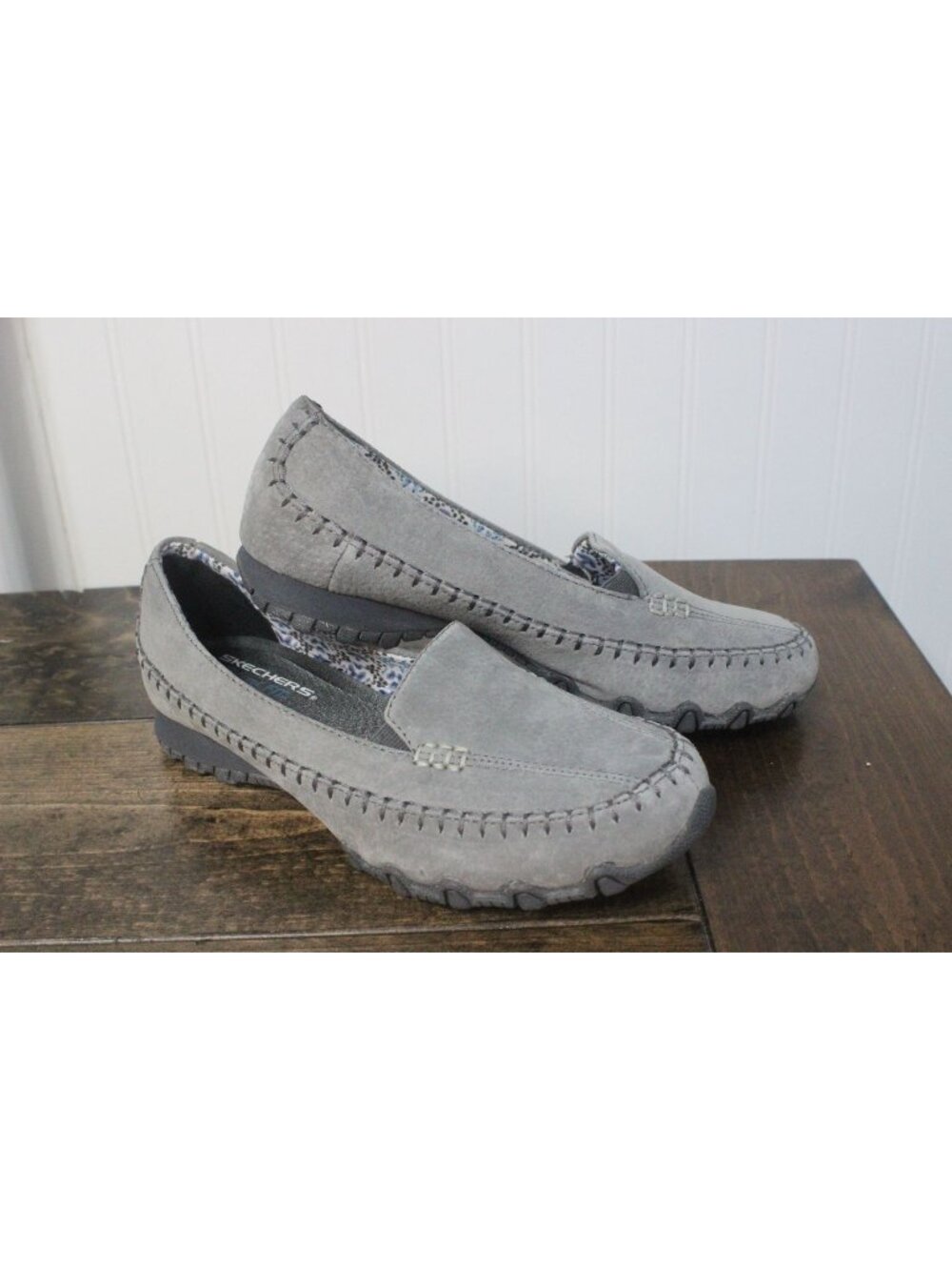 Skechers Relaxed Fit Memory Foam Gray Slip-On Loafers Womens Size 6.5